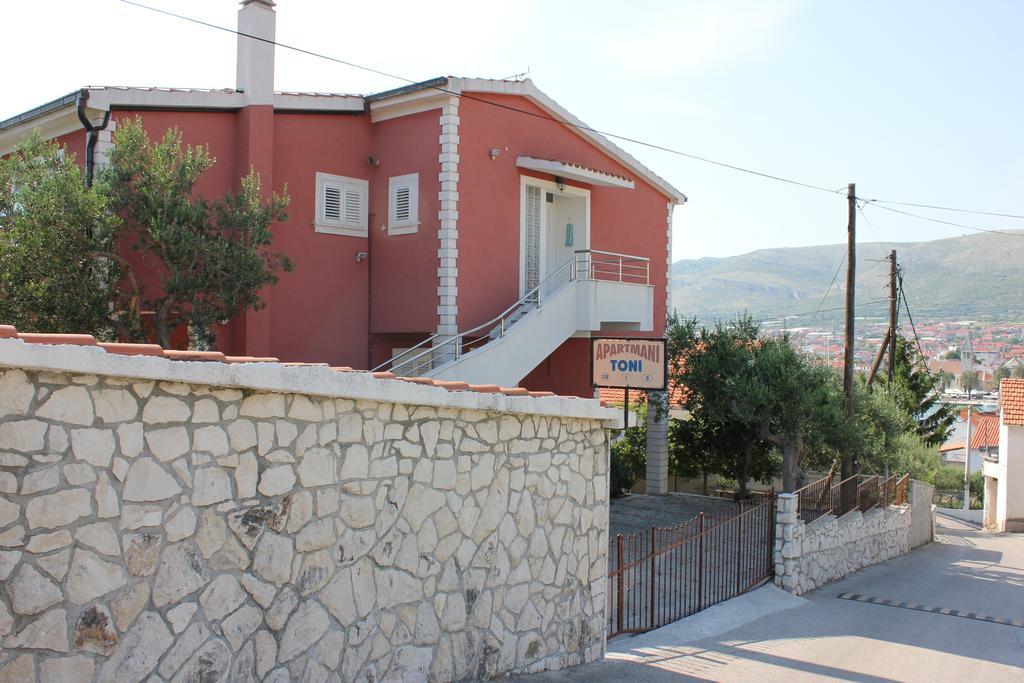 Apartments Toni Trogir Room photo